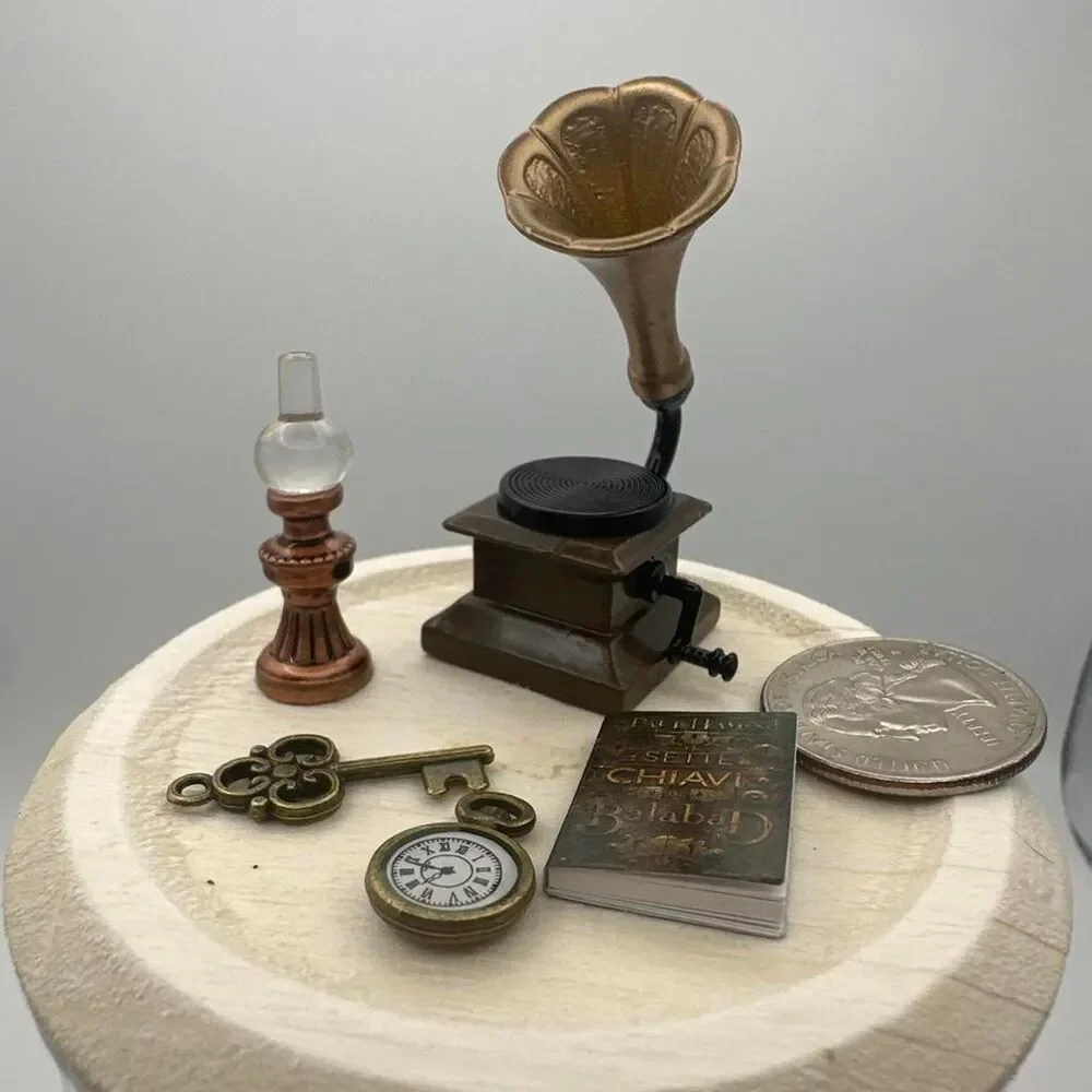 Vintage-Inspired Miniature Set